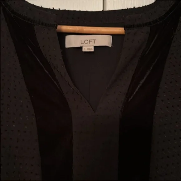 LOFT Women's Elegant Black Blouse - Picture 3 of 4
